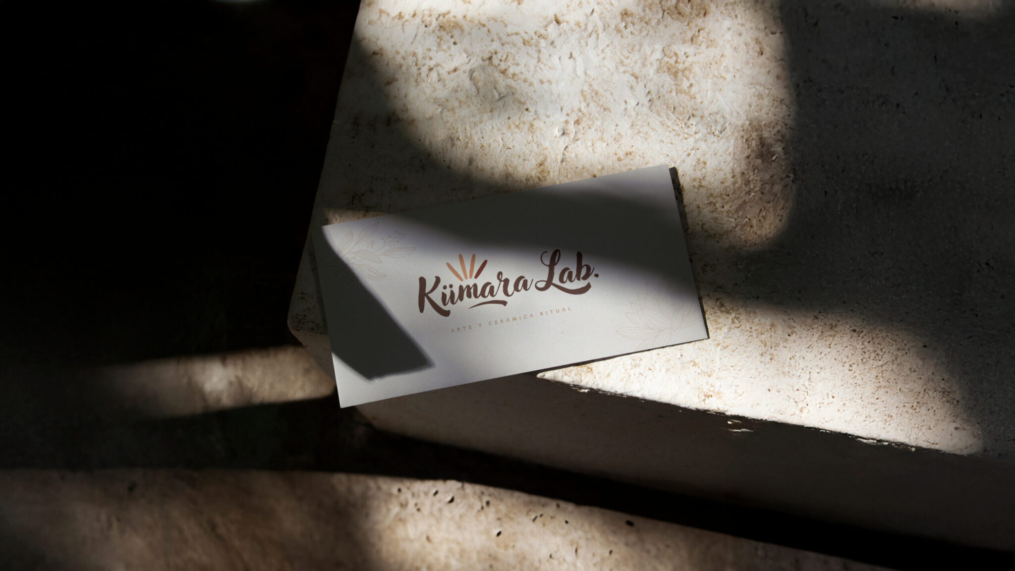 Diseño Logotipo e Identidad Visual para Kumara Lab - Branding The Backstage
